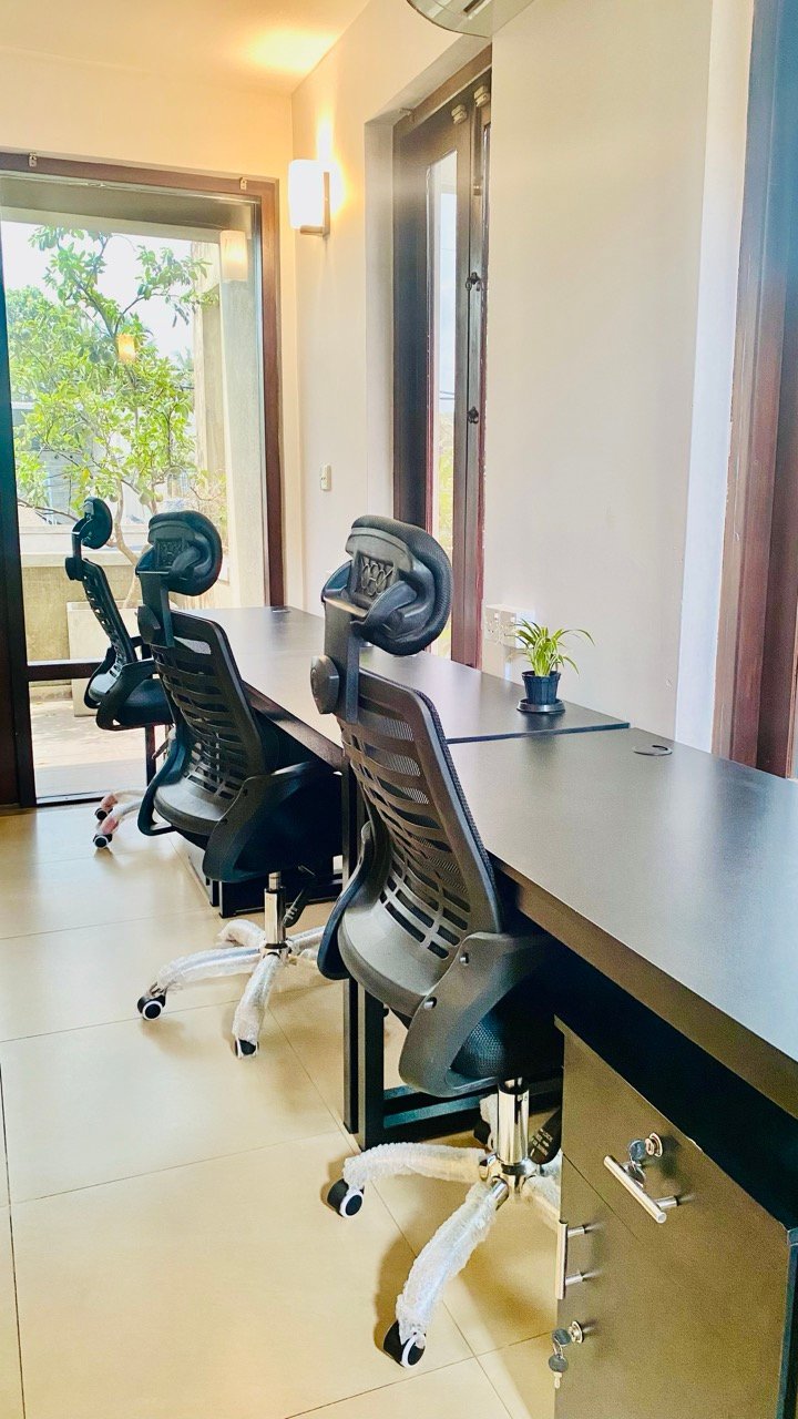 Dedicated Desk - image 2